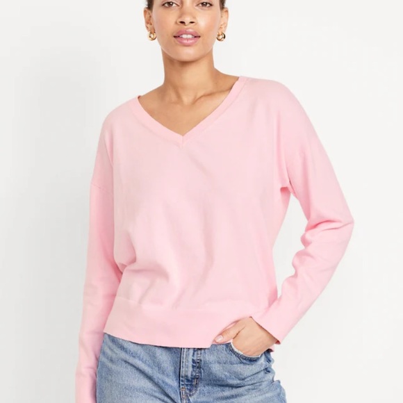 NWT OLD NAVY SoSoft Lite Loose V-Neck Sweater Color: Preppy Pink  SIZE MEDIUM - Picture 2 of 4